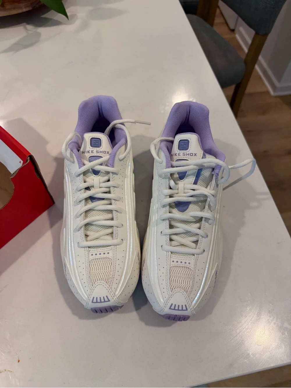 Nike Kids Shox Sneakers in White and Light Purple